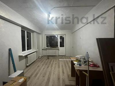 2-бөлмелі пәтер, 41 м², 2/5 қабат, Кабанбай Батыра 120, бағасы: 19 млн 〒 в Усть-Каменогорске