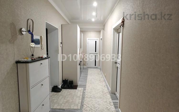 2-бөлмелі пәтер · 69.9 м² · 4/5 қабат, мкр. Алтын орда, Алтын орда 340/1, бағасы: 31.5 млн ₸ в Актобе — фото 2