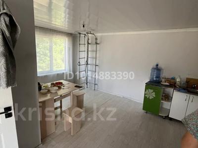 Жеке үй · 3 бөлме · 70 м² · 8 жүзд., Акбулак 20 — Акбулак 20 мешитке жакын, бағасы: 100 000 ₸ в Шалкар