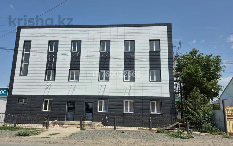 Офисы, салоны красоты, бани, гостиницы и зоны отдыха, медцентры и аптеки, образование, конференц-залы, кабинеты и рабочие места, студии · 250 м² за ~ 1.3 млн 〒 в Атырау, мкр Атырау — фото 2