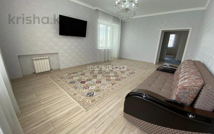 2-бөлмелі пәтер · 85 м², мкр. Алтын орда, Мкр. Батыс-2 40 б — Гипермаркет «Дина», бағасы: 250 000 ₸ в Актобе — фото 2