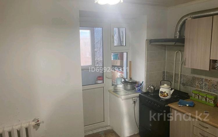 1-комнатная квартира · 38 м² · 5/5 этаж, мкр Шанхай, Район типография , рыскулова 7/1 — ул Макаренко за 8 млн ₸ в Актобе — фото 2