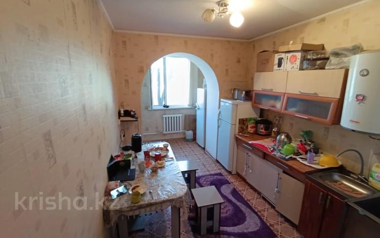 3-бөлмелі пәтер, 90 м², 2/2 қабат, Байсеитовой 1, бағасы: 16 млн 〒 в Талдыкоргане — фото 2