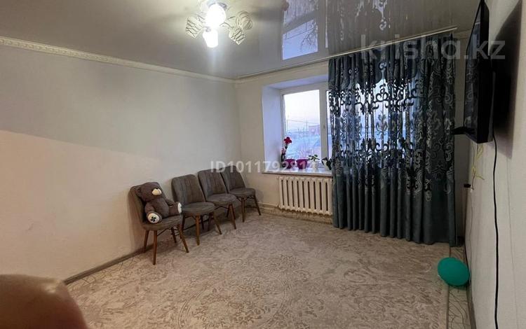 2-комнатная квартира · 54 м² · 5/5 этаж, 4 мкр 5 — 4 мкр 5 дом за 7 млн ₸ в Алге — фото 2