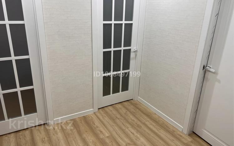 3-бөлмелі пәтер · 61 м² · 5/5 қабат, Байконурова 110, бағасы: 16 млн ₸ в Жезказгане — фото 2