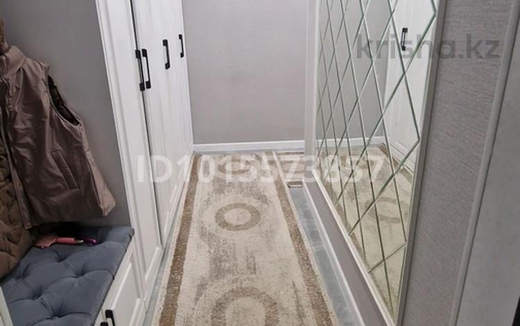 2-комнатная квартира · 58 м² · 8/17 этаж, Байтурсунова 32/2 — Район Нурлы жол за 125 000 ₸ в Астане, р-н Байконур — фото 2