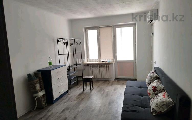 2-комнатная квартира · 45 м² · 5/5 этаж, мкр Тастак-1 за 250 000 ₸ в Алматы, Ауэзовский р-н — фото 2