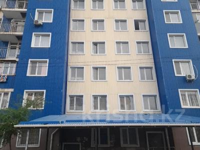 2-комнатная квартира, 51 м², 9/9 этаж, мкр Нурсат 2 — напротив Акимата, синие дома за 16.5 млн 〒 в Шымкенте, Каратауский р-н