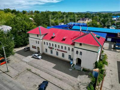 Свободное назначение, офисы, магазины и бутики, склады, образование, развлечения · 1000 м² за 170 млн ₸ в Усть-Каменогорске