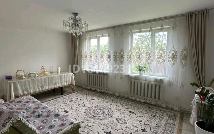 Отдельный дом · 8 комнат · 100 м² · 10 сот., мкр Айгерим-2, Бұғыты 35 — Бұғыты 35 за 55.5 млн ₸ в Алматы, Алатауский р-н — фото 2