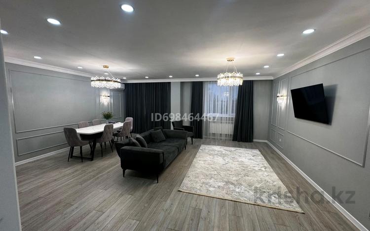 3-бөлмелі пәтер · 140 м² · 4/5 қабат, Абая 57/2 — Алем плаза, бағасы: 350 000 ₸ в Уральске — фото 2