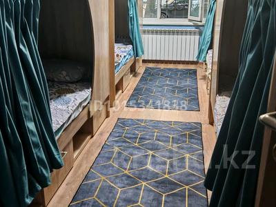 3-комнатная квартира · 60 м² · 1/5 этаж, Наурызбай батыра 26 за 4 000 ₸ в Алматы, Алмалинский р-н