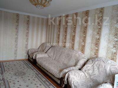 2-комнатная квартира · 44.2 м² · 4/5 этаж, Майкудук, 15й микрорайон 1 за 11.5 млн ₸ в Караганде, Алихана Бокейханова р-н