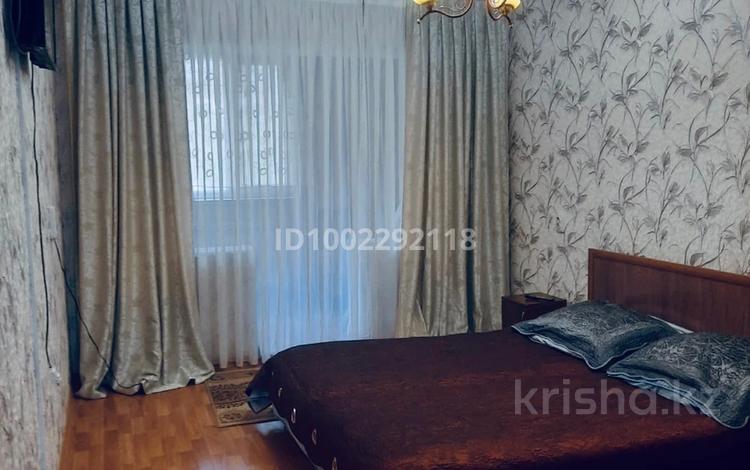 2-комнатная квартира · 50 м² · 1/5 этаж, 17-й микрорайон, 17-й микрорайон 9 — Рыскулова угол Шаяхметова за 10 000 〒 в Шымкенте, Аль-Фарабийский р-н — фото 2