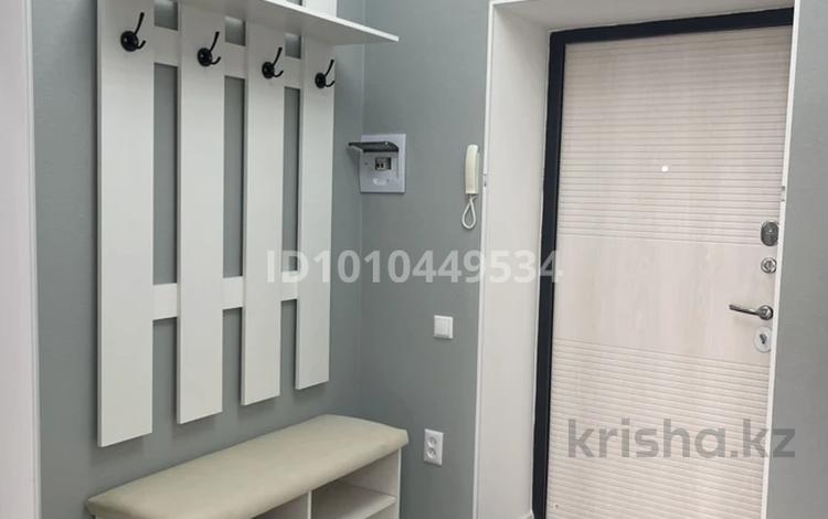 1-комнатная квартира · 50 м² · 4/9 этаж, мкр. Алтын орда, Молдагулова 66Б за 250 000 ₸ в Актобе — фото 2