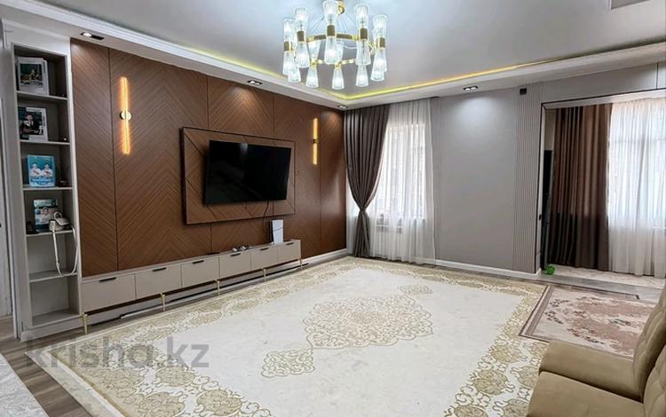 4-комнатная квартира · 105 м² · 7/7 этаж, 17-й мкр 106 за 30 млн ₸ в Актау — фото 2