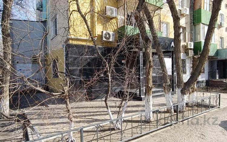 Свободное назначение, офисы, магазины и бутики, склады, азс, автосервисы и автомойки, общепит, салоны красоты, медцентры и аптеки, образование, развлечения · 37 м² за 26.5 млн ₸ в Атырау, мкр Центральный — фото 2