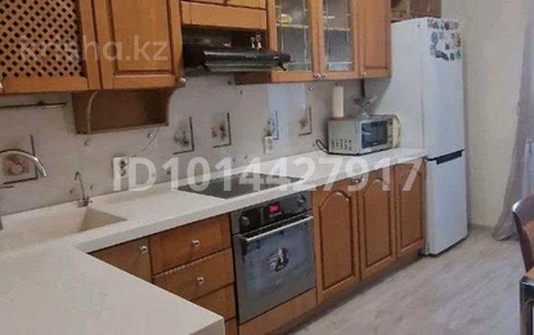 3-бөлмелі пәтер · 90 м² · 4/9 қабат, Абая 18, бағасы: 63 млн ₸ в Астане, Сарыарка р-н — фото 2