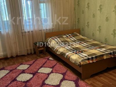 3-комнатная квартира · 74 м² · 2/2 этаж, Жетыген Райымбек батыра 5 — Центр около 4(бывш 11) школы за 150 000 〒 в Алатау