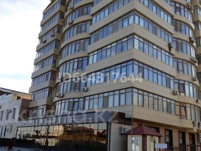 2-бөлмелі пәтер · 90 м² · 4/10 қабат, мкр 12 38 б, бағасы: 160 000 〒 в Актобе