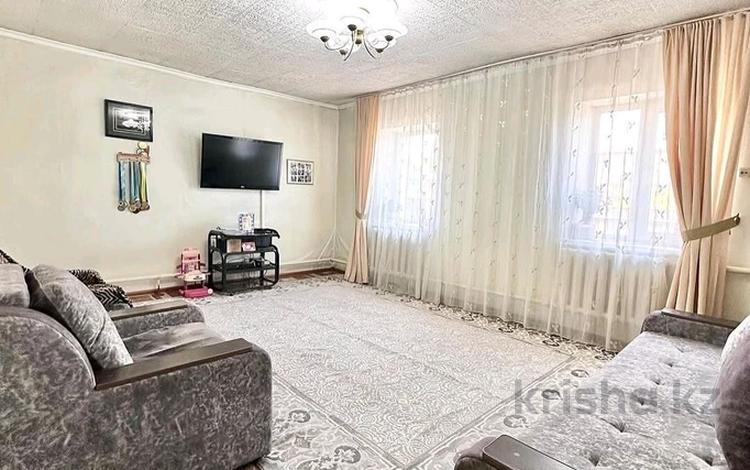 Отдельный дом · 3 комнаты · 60 м² · 6 сот., Богдана Хмельницкого за 19.1 млн ₸ в Усть-Каменогорске — фото 4