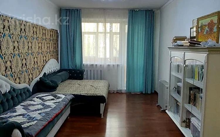 2-комнатная квартира, 45 м², 2/5 этаж, Рыскулова 17 за 18 млн 〒 в Караганде, Казыбек би р-н — фото 2