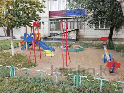 3-комнатная квартира · 62 м² · 4/5 этаж, Ихсанова 72/1 за 26 млн ₸ в Уральске, мкр Школьник
