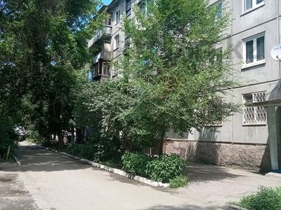 4-комнатная квартира · 60 м² · 5/5 этаж, Беспалова 49 за 15.5 млн 〒 в Усть-Каменогорске, Ульбинский