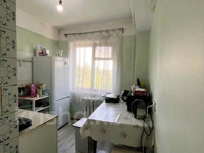 4-комнатная квартира · 60 м² · 5/5 этаж, Беспалова 49 за 15.5 млн 〒 в Усть-Каменогорске, Ульбинский