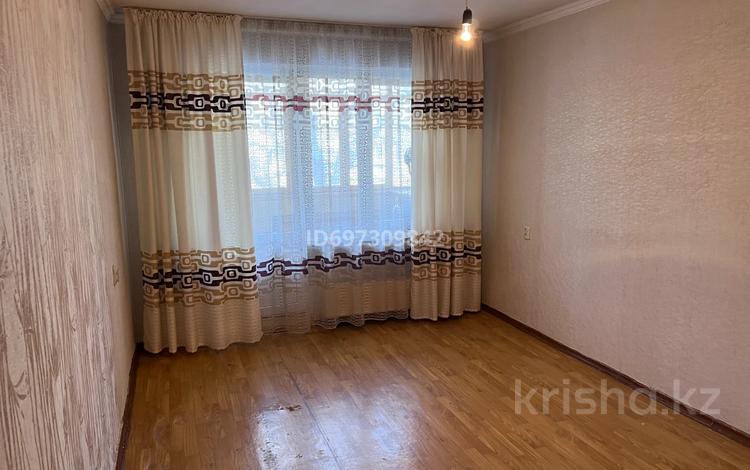 3-комнатная квартира, 62.1 м², 2/5 этаж, мкр Казахфильм 12