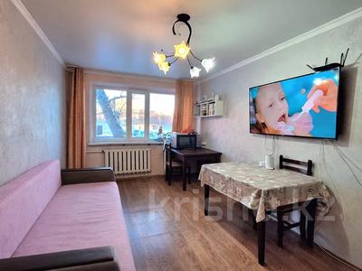3-комнатная квартира · 61.5 м² · 1/5 этаж, Майкудук, 15й микрорайон за 11.5 млн ₸ в Караганде, Алихана Бокейханова р-н