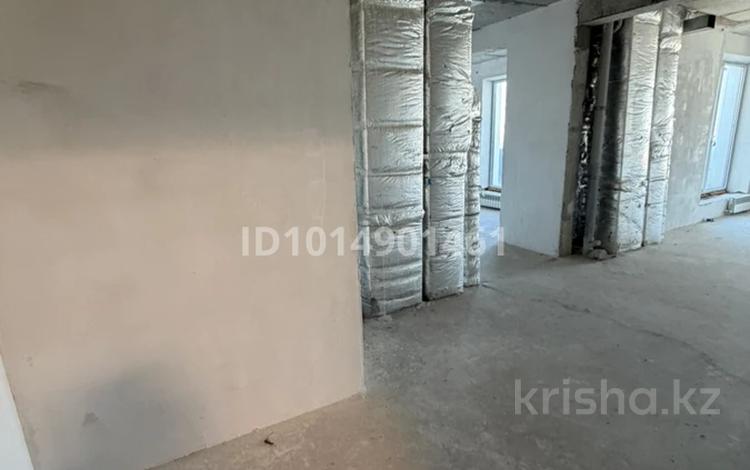 3-бөлмелі пәтер · 80 м² · 23/24 қабат, Байдибек би стр. 127/7, бағасы: 49 млн ₸ в Шымкенте, Абайский р-н — фото 2