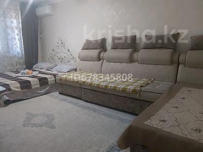 1-комнатная квартира · 32 м² · 2/5 этаж, Муратбаева 17 за 12 000 〒 в 