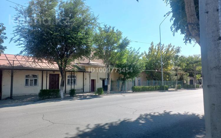 Отдельный дом · 1 комната · 35 м² · 8 сот., Кожанова 123 — Вдол дороги. Возле Байтерек мебельного магазина. за 40 млн ₸ в Туркестане — фото 2