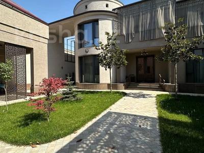 Отдельный дом · 6 комнат · 200 м², Жамакаева 51 — Жамакаева за 2.1 млн 〒 в Алматы, Медеуский р-н