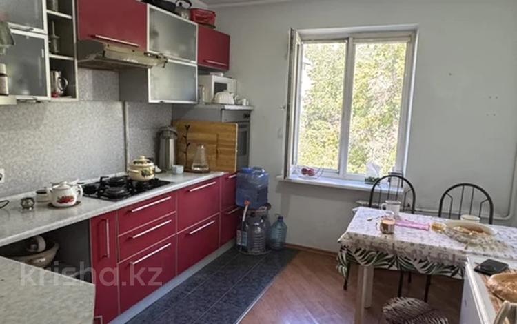 2-бөлмелі пәтер · 54 м² · 4/5 қабат, мкр Аксай-4 — Саина, бағасы: 35.5 млн ₸ в Алматы, Ауэзовский р-н — фото 2