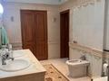 Жеке үй · 6 бөлме · 455 м² · 5 жүзд., 12 ш/а. — Газизы Жубановой 15, бағасы: 130 млн ₸ в Актобе, мкр 12 — фото 28