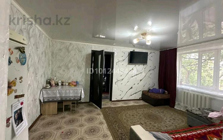 2-бөлмелі пәтер · 50 м² · 1/2 қабат, 7-я линия 40 — 12 47 школы, бағасы: 7 млн ₸ в Семее — фото 2