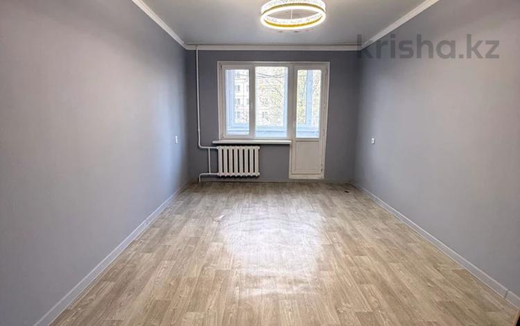 3-комнатная квартира · 64 м² · 2/5 этаж, мкр Строитель 16 за 20 млн ₸ в Уральске — фото 3