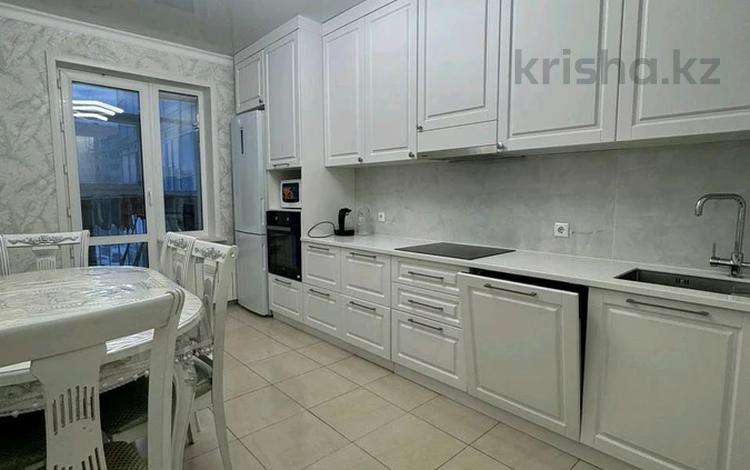 4-бөлмелі пәтер · 114 м² · 4/16 қабат, Республики 42, бағасы: 500 000 ₸ в Караганде, Казыбек би р-н — фото 2