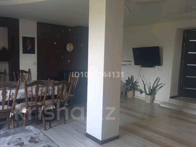 Отдельный дом · 12 комнат · 500 м² · 6 сот., Кенесары 81а — Рядом санаторий Береке за 90 млн 〒 в Бурабае