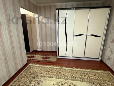 2-комнатная квартира · 63 м² · 2/5 этаж, мкр Аксай-2 за 250 000 〒 в Алматы, Ауэзовский р-н