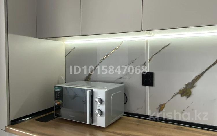 2-комнатная квартира · 57 м² · 7/9 этаж, 14-й мкр 32а за 250 000 ₸ в Актау — фото 2