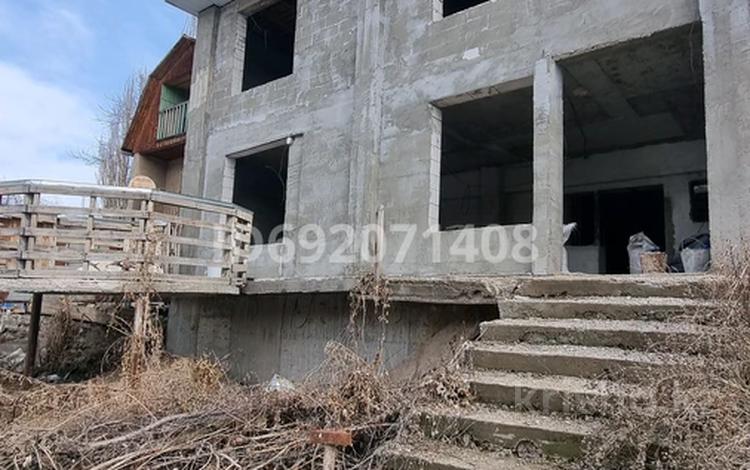 Отдельный дом · 4 комнаты · 175 м² · 6.5 сот., мкр Каменское плато, Горный садовод 185 за 35 млн ₸ в Алматы, Медеуский р-н — фото 6