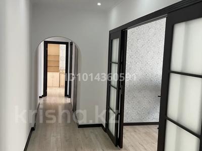 4-комнатная квартира · 79.8 м² · 2/9 этаж, мкр Самал-2 32 за 590 000 ₸ в Алматы, Медеуский р-н