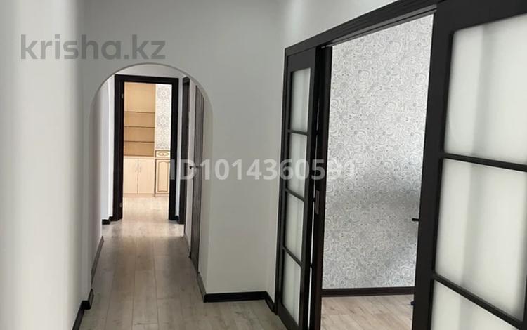 4-бөлмелі пәтер · 79.8 м² · 2/9 қабат, Самал-2 ш/а. 32, бағасы: 590 000 ₸ в Алматы, Медеуский р-н — фото 2