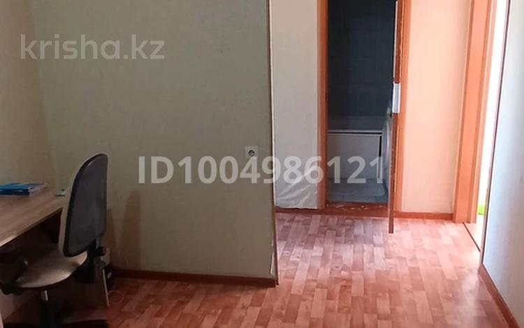 3-бөлмелі пәтер · 63 м² · 6/9 қабат, мкр Юго-Восток, Мкр Юго-Восток, Гапеева 8, бағасы: 24.5 млн ₸ в Караганде, Казыбек би р-н — фото 2