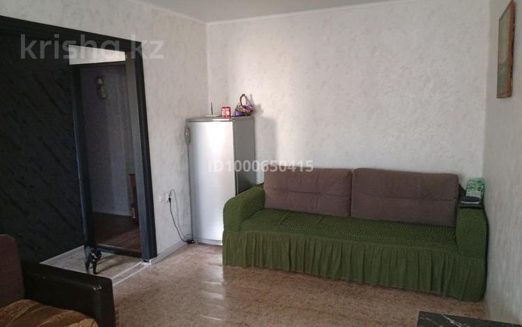 2-комнатная квартира · 44.5 м² · 3/3 этаж, Старый город, Айтеке-би 15 — На против магазина Анвар. Возле Альбиона. Район ЖД вокзала. за 12 млн ₸ в Актобе — фото 2