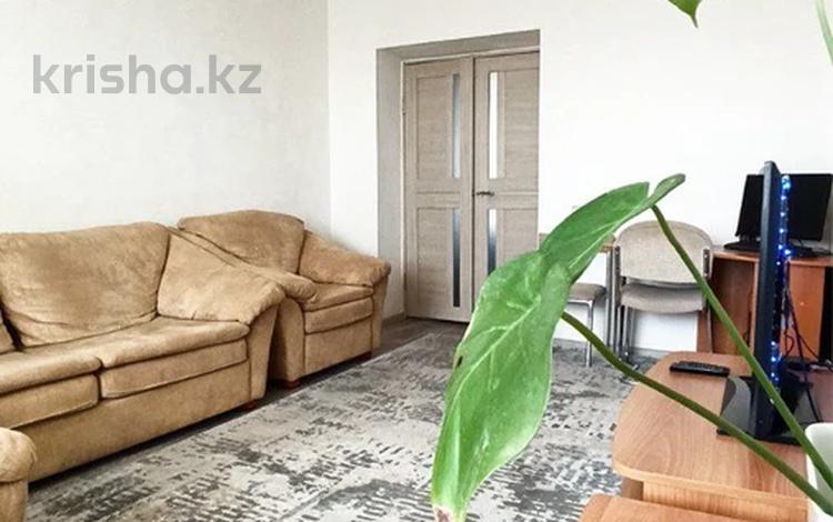 3-комнатная квартира · 59.9 м² · 5/5 этаж, 22-й мкр 15 за 13.5 млн ₸ в Актау — фото 2