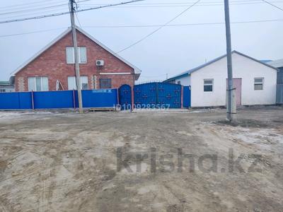 Отдельный дом · 6 комнат · 180 м² · 10 сот., мкр Оркен, Сатан шуреева 46 за 30 млн 〒 в Атырау